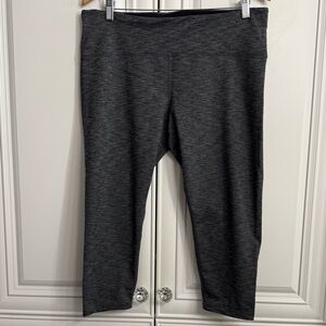 Tuff Athletics Women’s Size XXL Grey Capri Length Yoga Pants Running Jogging
